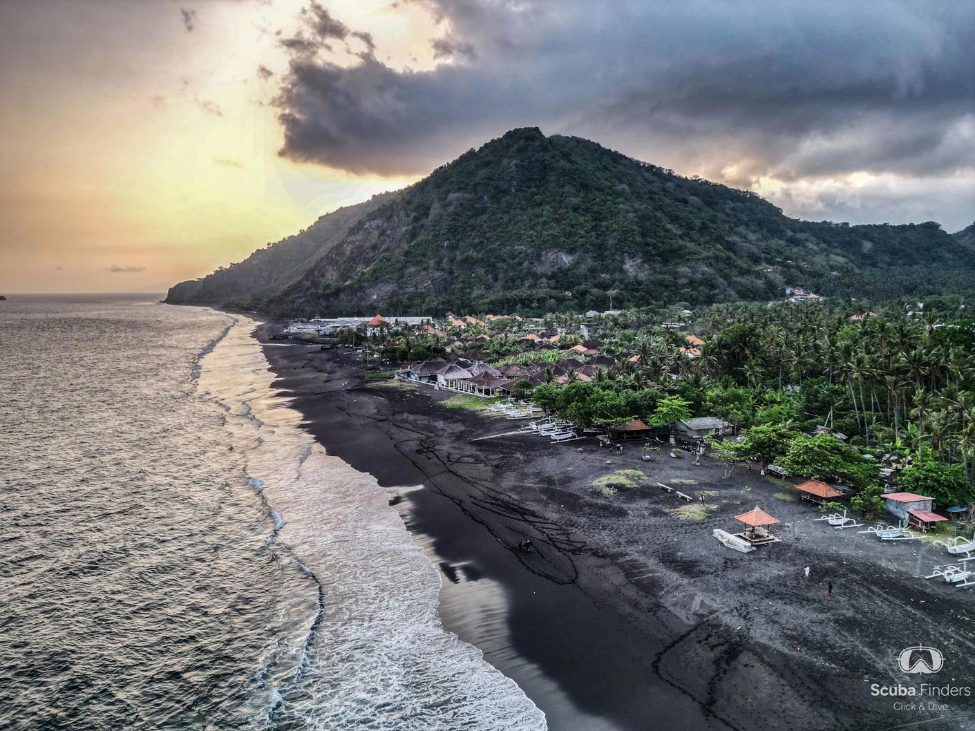 Departure from Spain and arrival in Bali