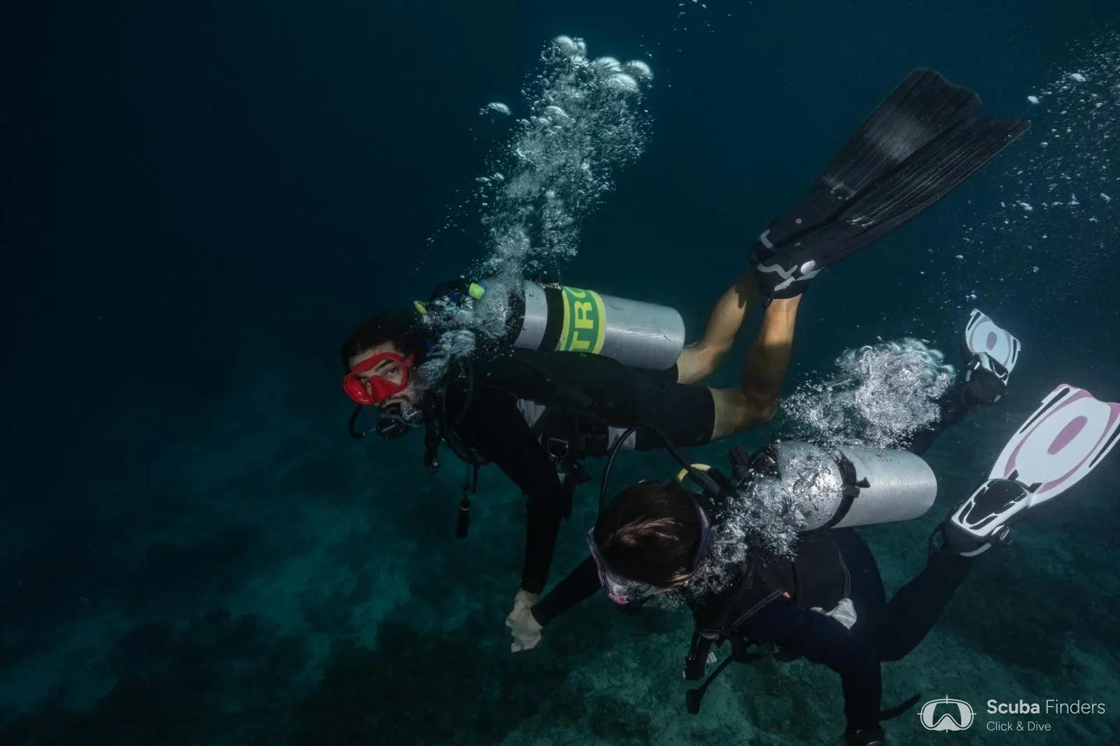 advanced-open-water-diver-course-aqualonde-plongee-blue-coast