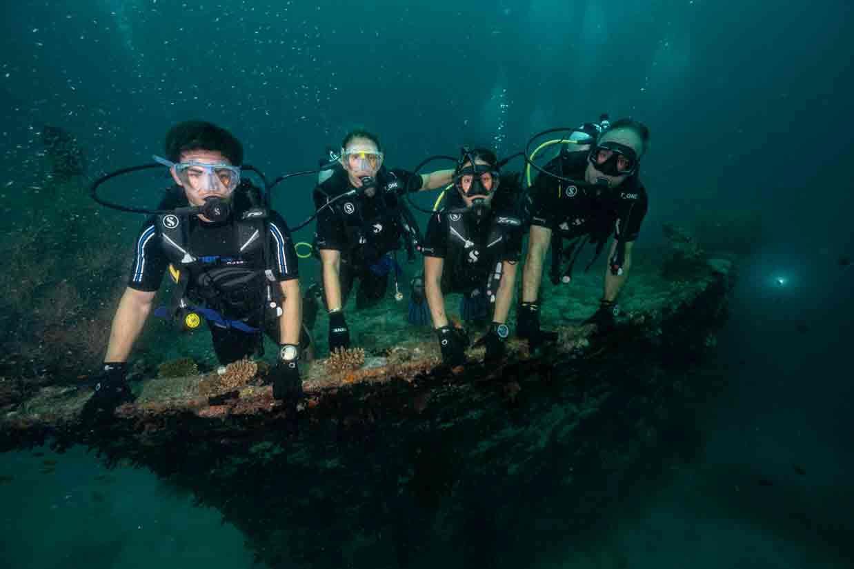 fun-dive-merak-diving-mahon-own-gear