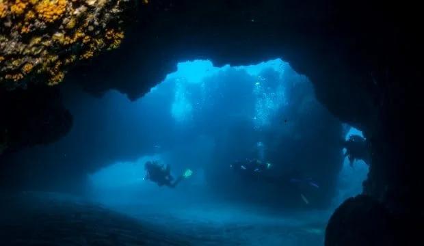 double-fun-dive-with-equipment-at-la-graciosa-divers