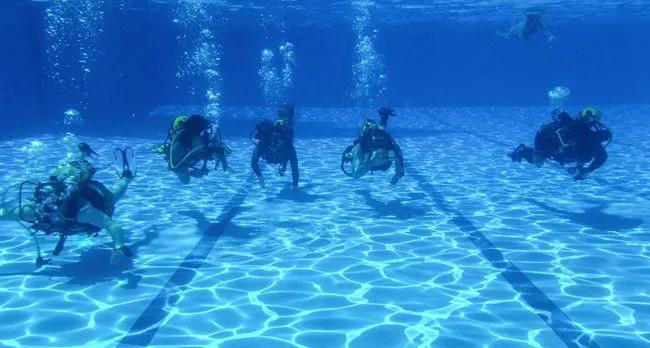 try-dive-pool-oceanos-lloret-de-mar