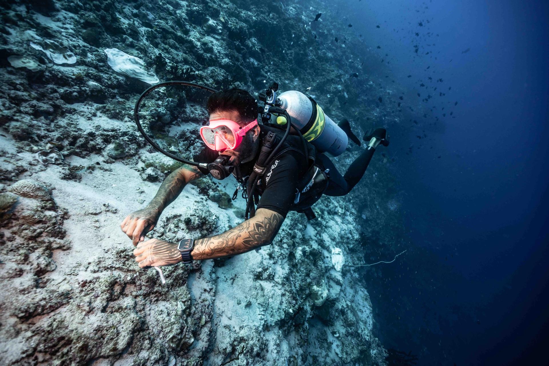open-water-diver-course-fuvahmulah-scuba-club-maldives