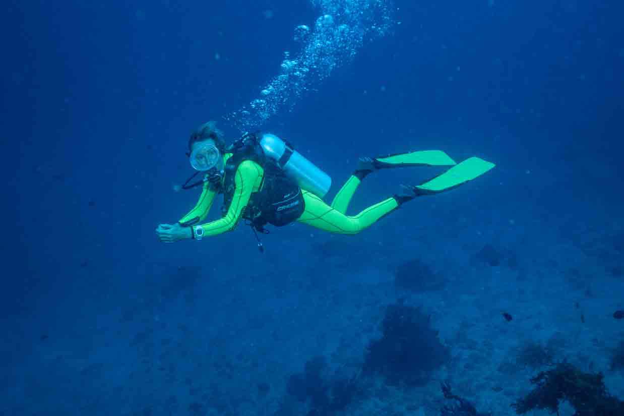 scuba-diver-course-binibeca-diving-menorca