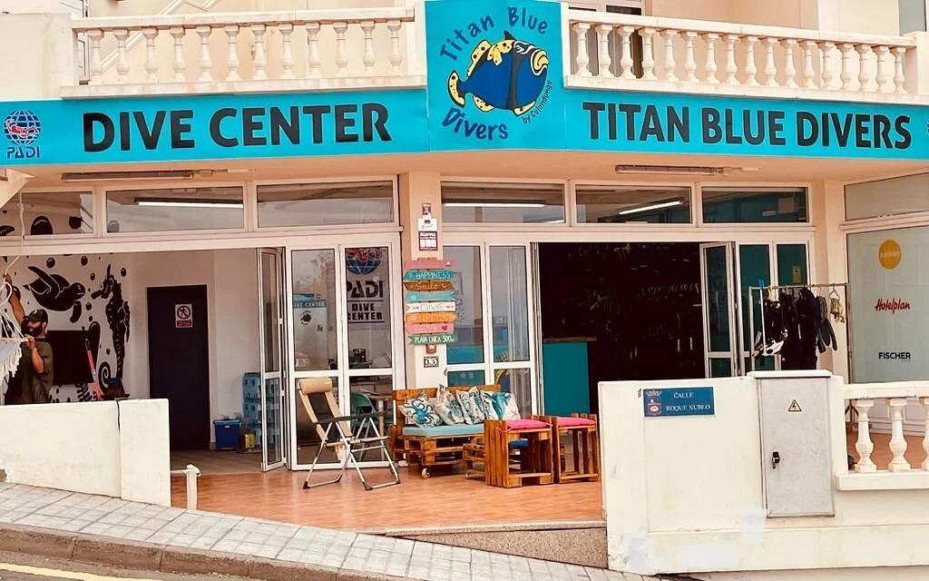 titan-blue-divers