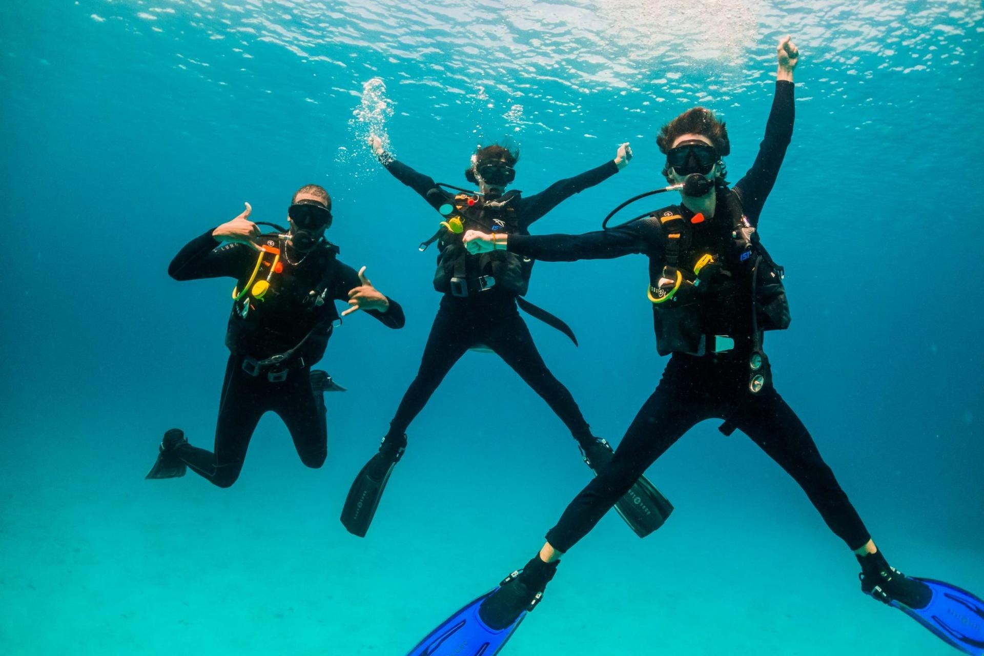 open-water-diver-course-diving-in-elba-biodola
