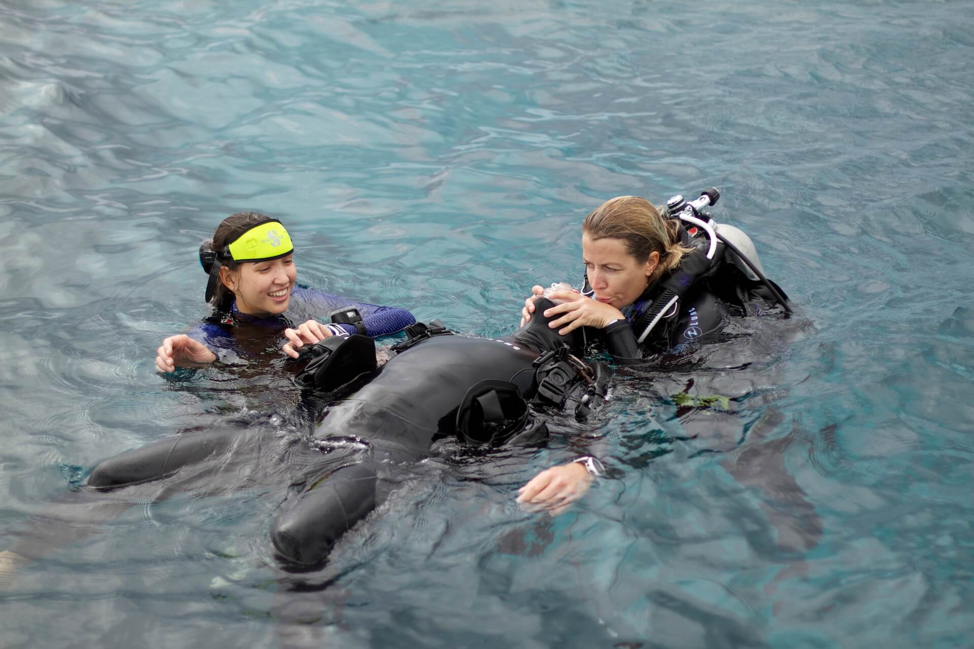 stress-and-rescue-diver-react-right-diving-in-elba-portoferraio