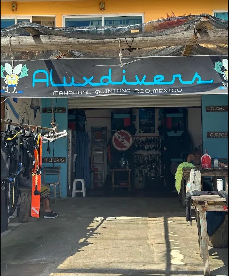 alux-divers-mahahual-mexico-scuba-finders