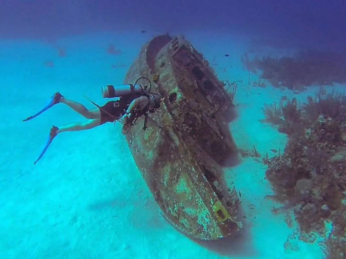 pack-10-dives-6-nights-buceo-el-bajon-el-hierro