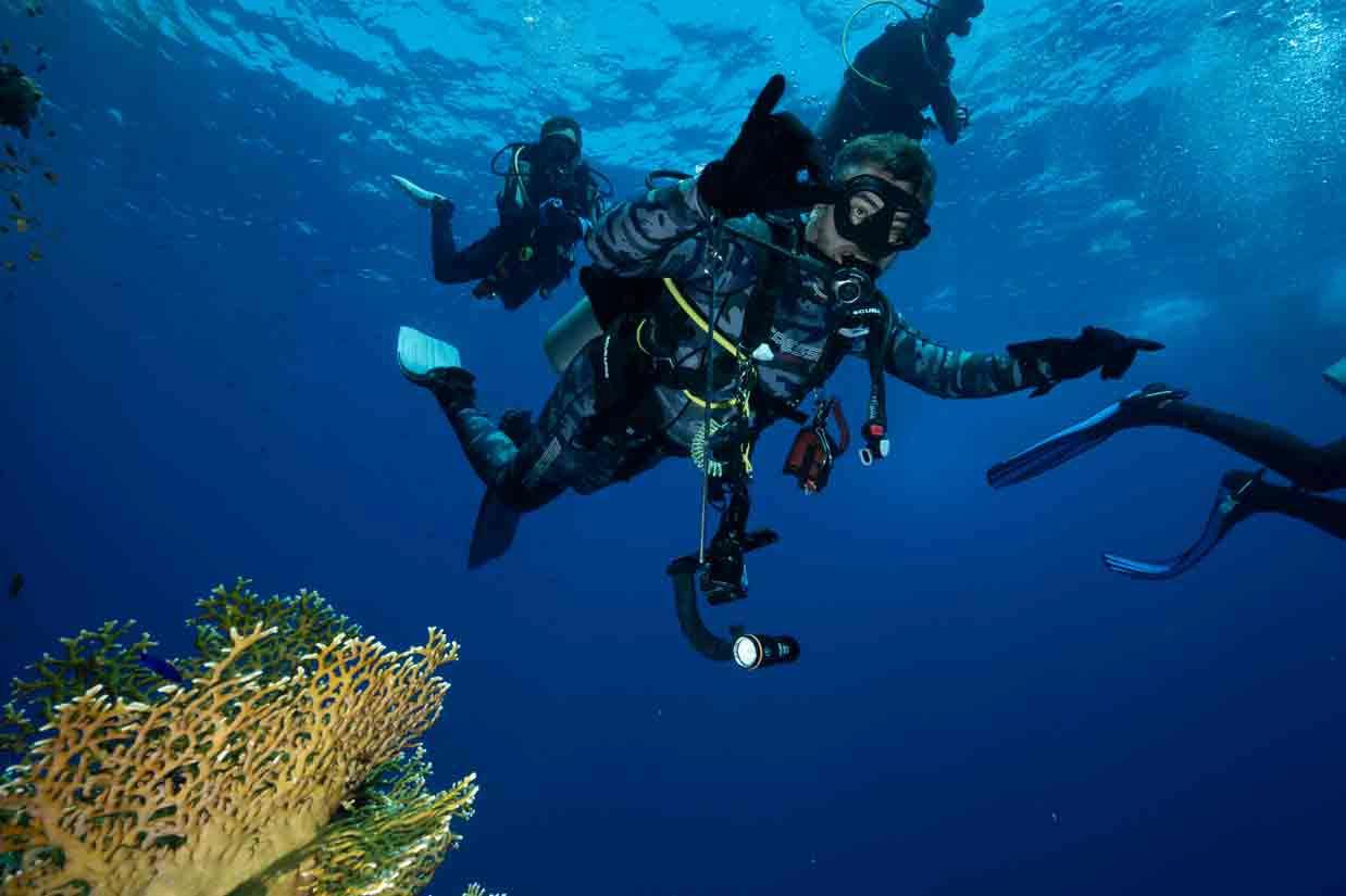 try-dive-flamingo-beach-non-stop-divers