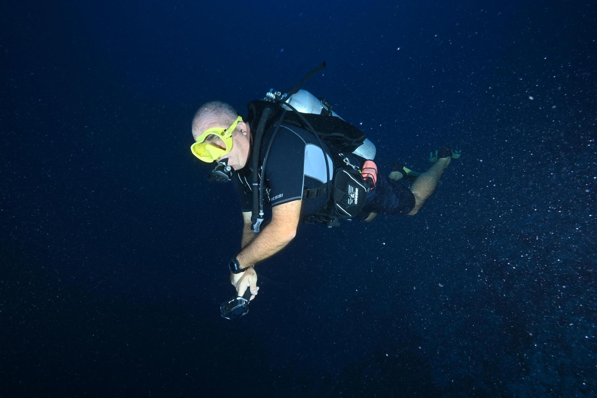 fun-dive-with-equipment-at-reserva-marina-with-la-perla-negra-cabo-de-palos
