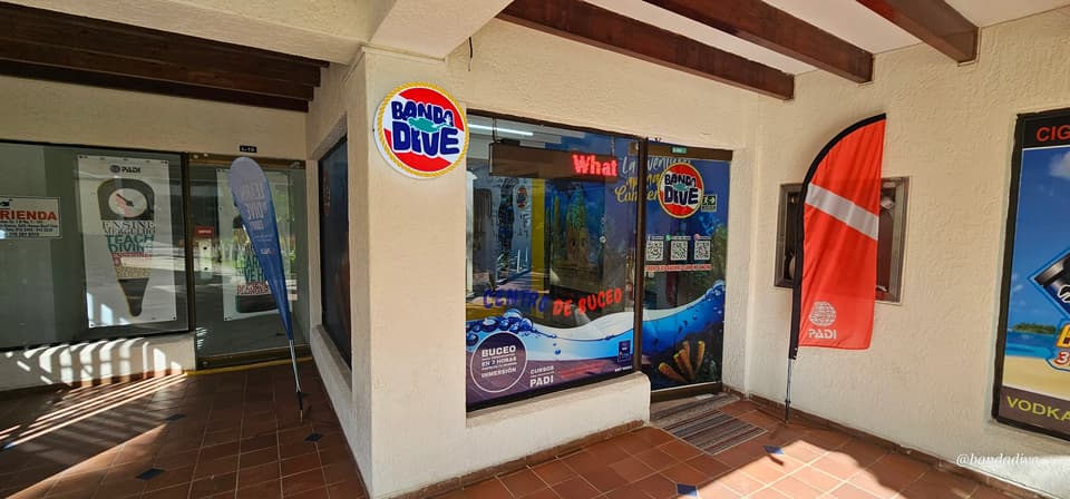 Banda Dive
