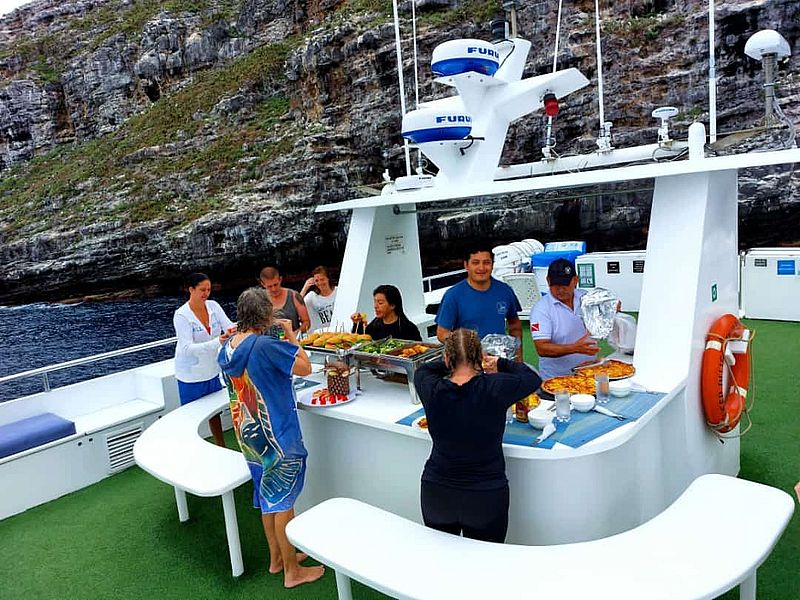 Barco Galapagos Master