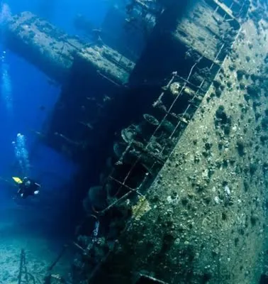 wreck-mar-rojo