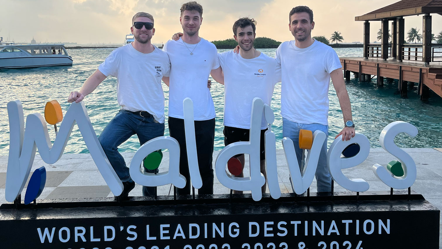 Días 1 y 2: Vuelos desde España a Malé y embarque