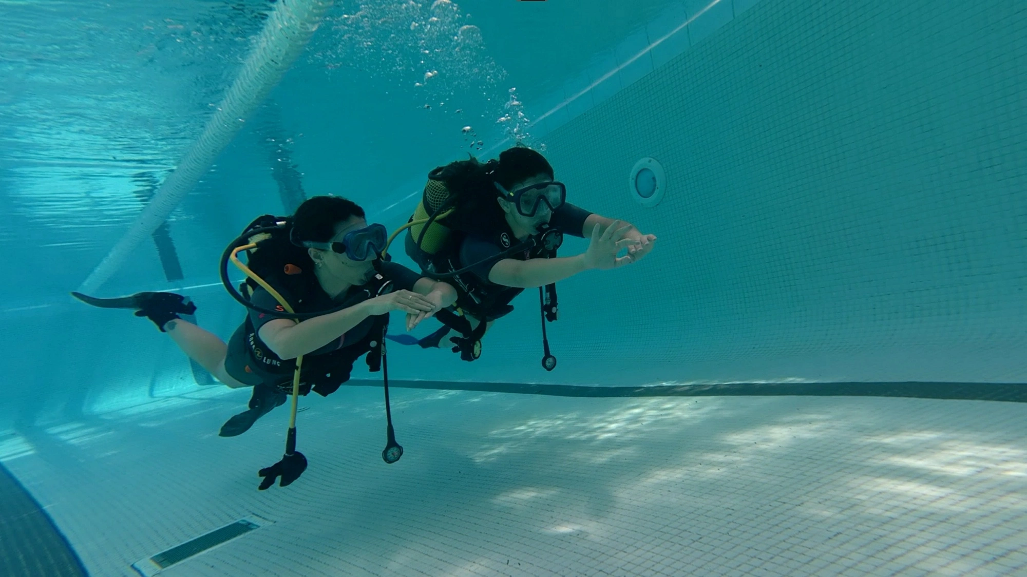 discover-scuba-diving-pool-haliotis-peniche-portugal