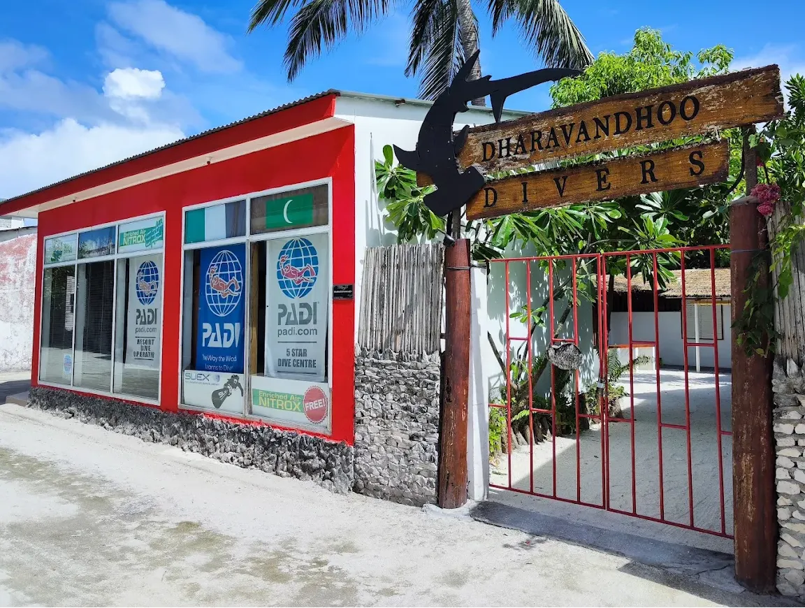 dharavandhoo divers-dive-center-maldives
