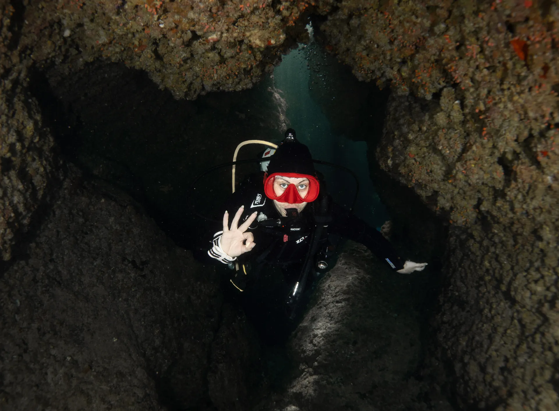 Cueva Azul de Cabo Maeda (Blue Cave)